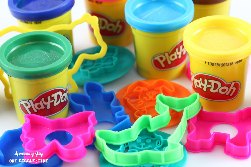 indoor-recess-playdoh-brain-building-toys